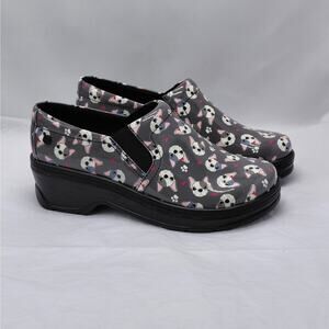 Klogs Footwear Womens Clogs Size 8.5 Dog Print Comfort Shoes Work Nursing Shoes